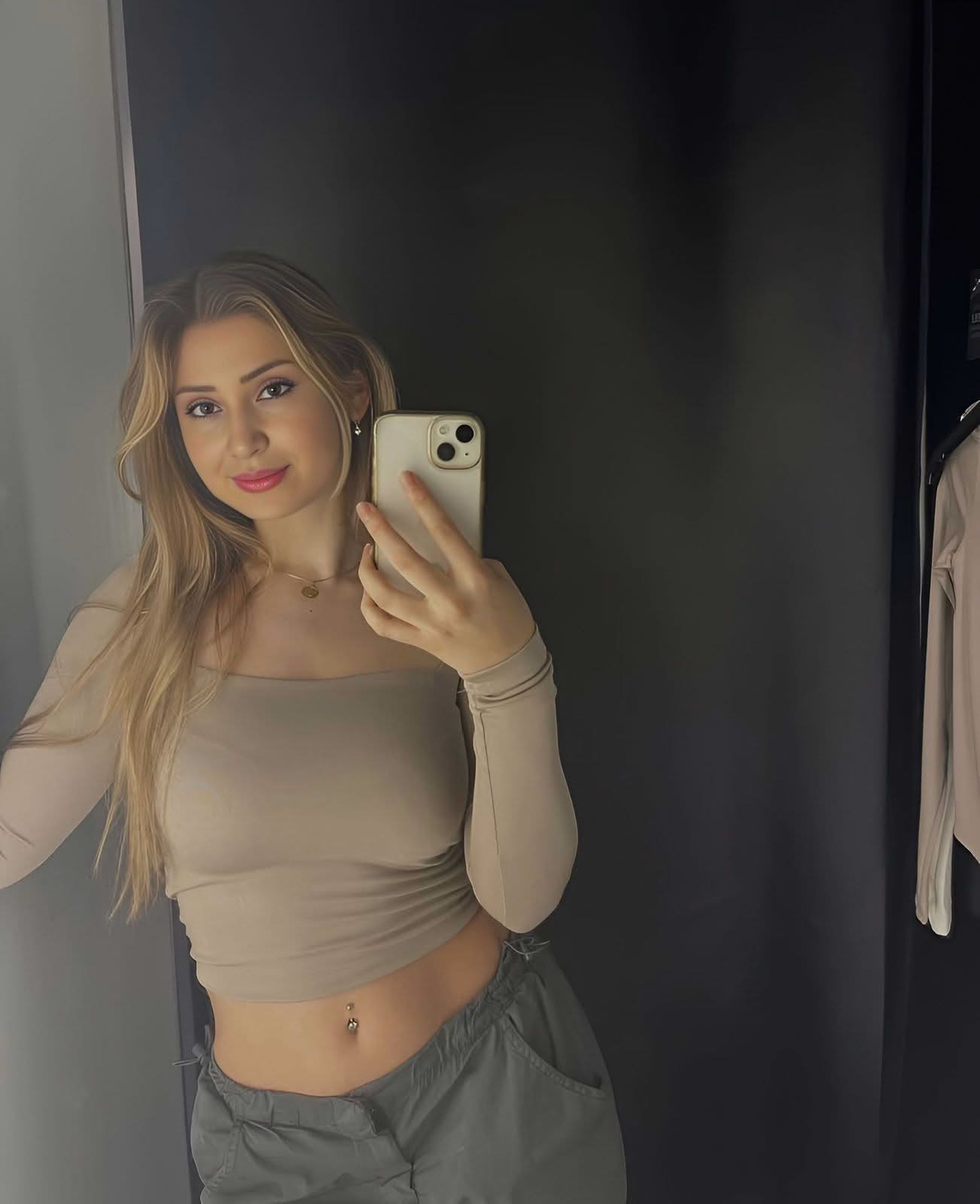 Esenyurt Namık Kemal Mahallesi Tombul Tesettürlü Escort Bayan Arzula